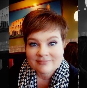 Meet your Posher, Lori